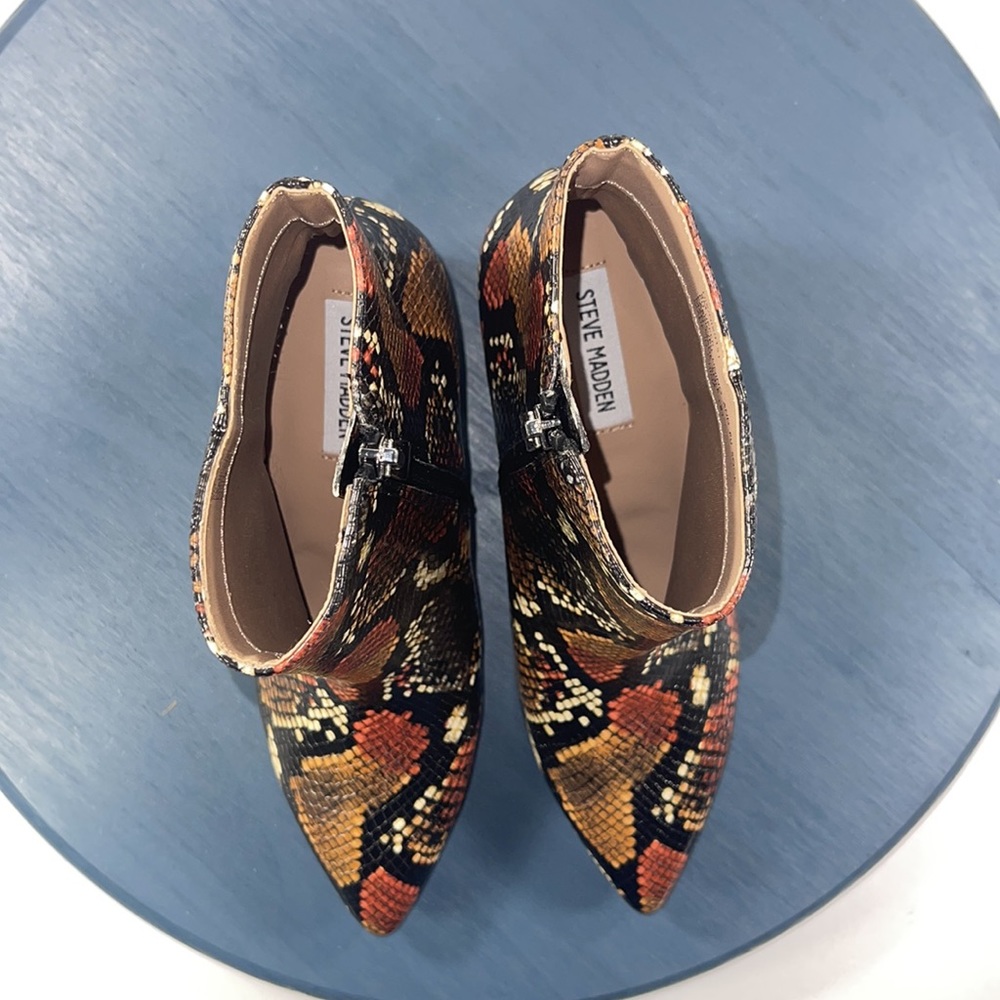New Steve Madden bootie multicolored snake print, size 8 - Picture 7 of 9